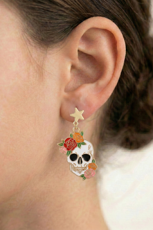 925 Ayar Gümüş Klipsli Güllü Kurukafa Tasarımlı Sanatsal Küpe