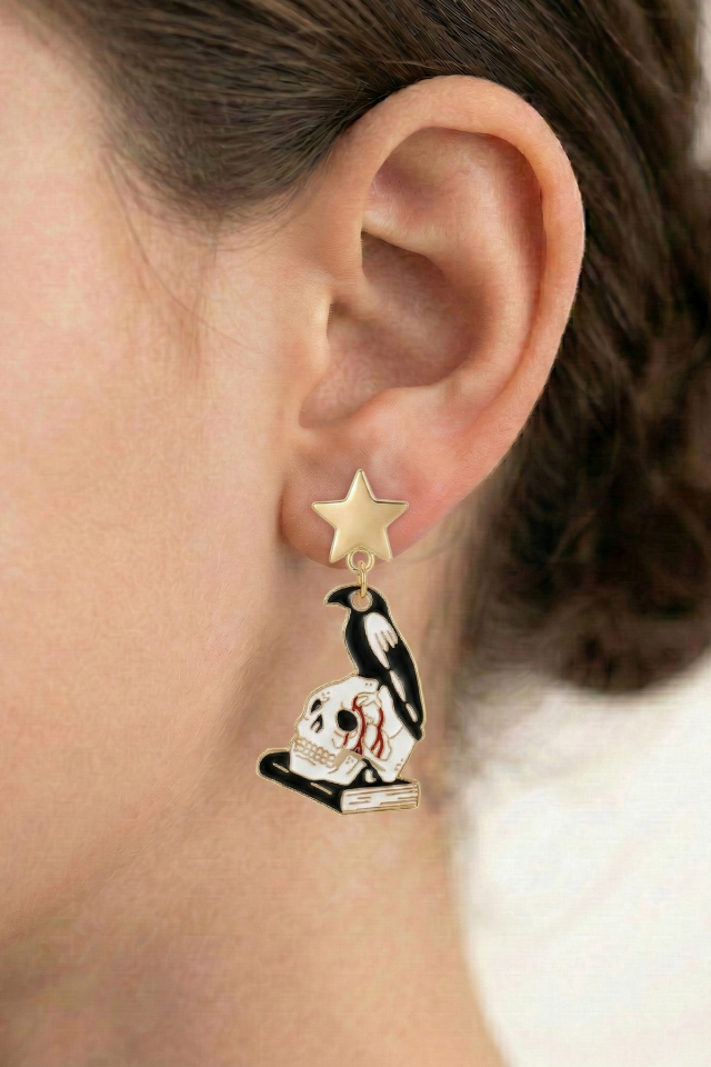 925 Ayar Gümüş Klipsli Kitap Üzerinde Kurukafa ve Kuzgun Küpe