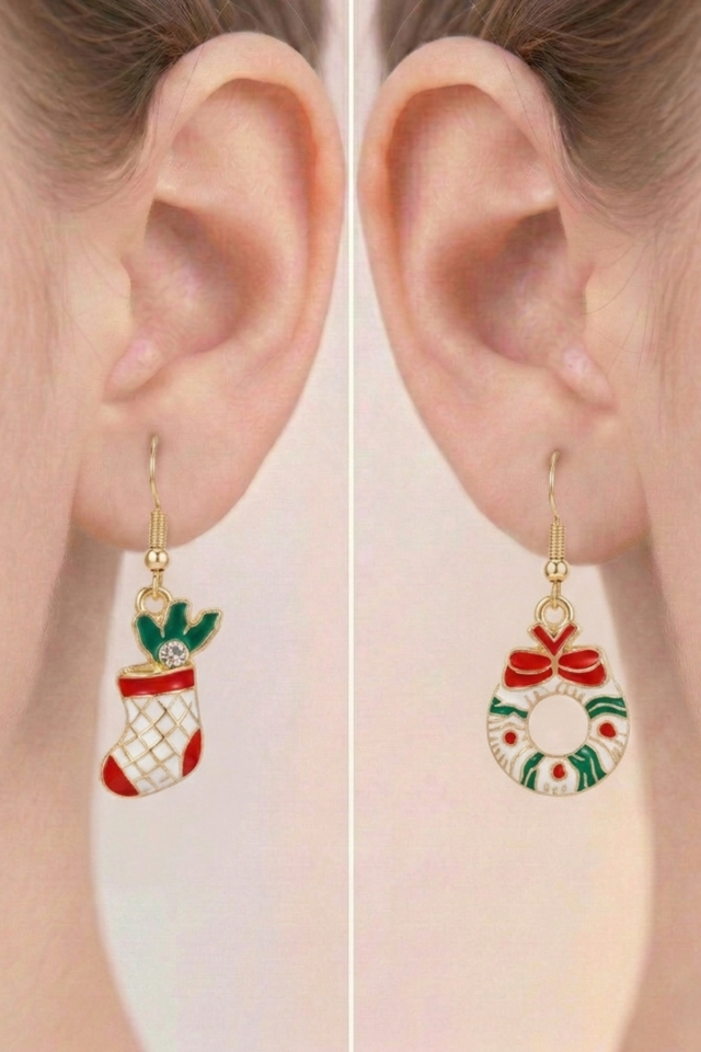 Yılbaşı Temalı Asimetrik Noel Çelengi ve Çorap Figürlü Küpe