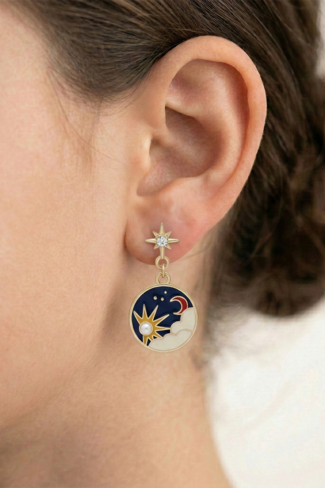 925 Ayar Gümüş Klipsli Gece Serisi Ay ve Güneş Figürlü Küpe