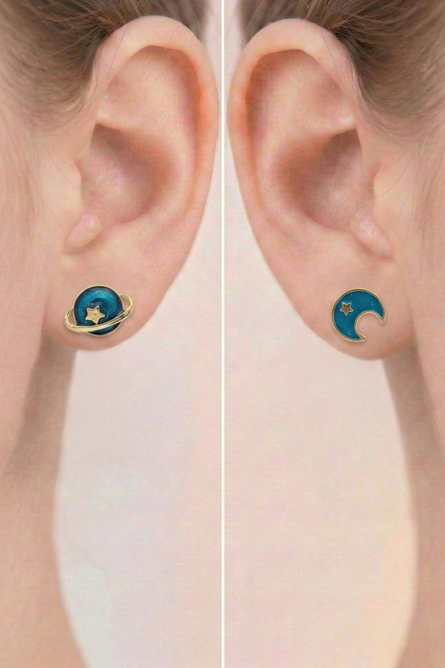 925 Ayar Gümüş Klipsli Satürn ve Hilal Figürlü Uzay Temalı Küpe