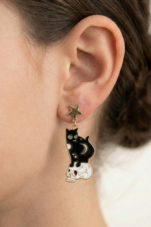 925 Ayar Gümüş Klipsli Mistik Siyah Kedi ve Kurukafa Figürlü Küpe