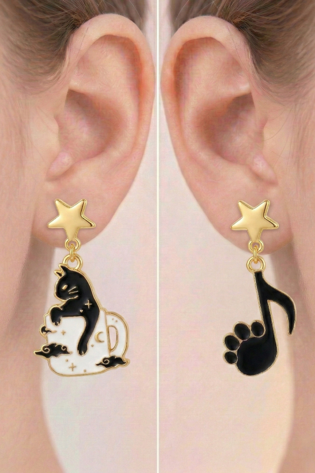 925 Ayar Gümüş Klipsli Kedi ve Nota Figürlü Yıldız Detaylı Asimetrik Küpe