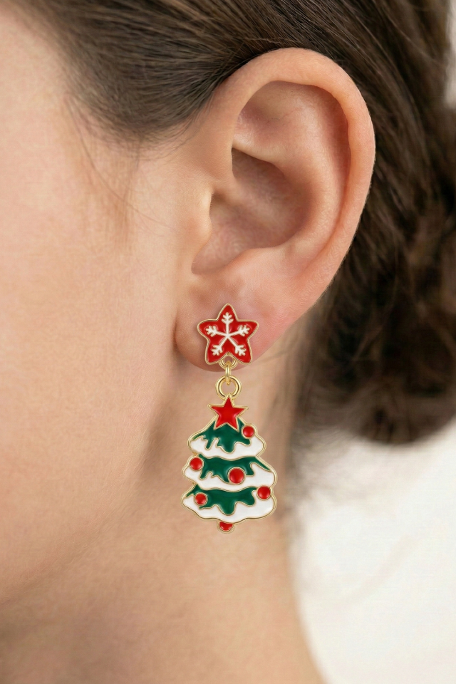 925 Ayar Gümüş Klipsli Yılbaşı Çam Ağacı ve Kar Tanesi Figürlü Küpe