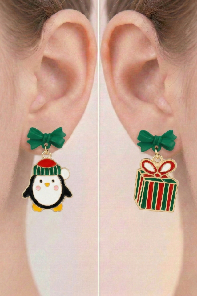 925 Ayar Gümüş Klipsli Noel Evi ve Noel Baba Figürlü Küpe