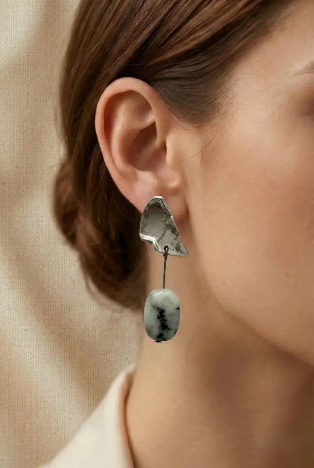 El Yapımı Doğal Taşlı Etnik Gümüş Kaplama Sallantılı Kadın Butik Küpe