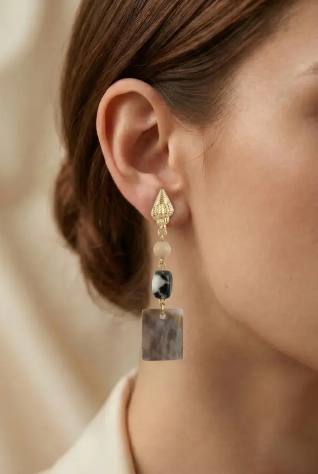 Deniz Kabuğu Detaylı Kare Doğal Taşlı El Yapımı Sallantılı Kadın Butik Küpe