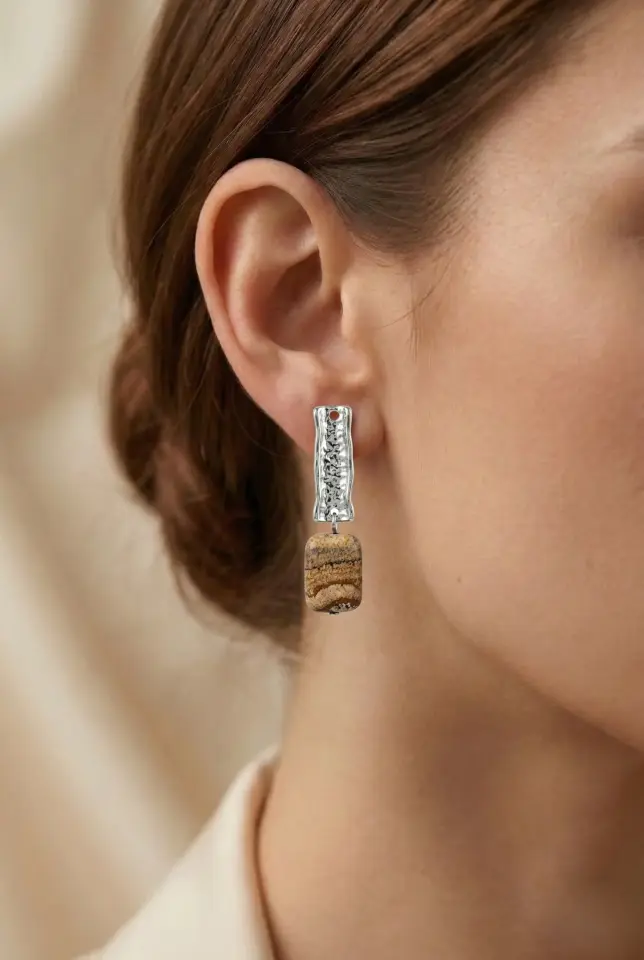 El Yapımı Doğal Taşlı Etnik Gümüş Kaplama Sallantılı Kadın Butik Küpe